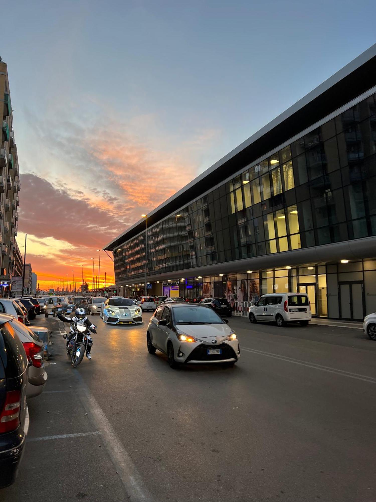 Citywise Vittorio - Independent Apartment Near Bari Central Station Zewnętrze zdjęcie